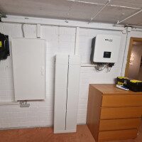 Naaz AC SolaX 6kW Wechselrichter & 9kW Speicher im Keller